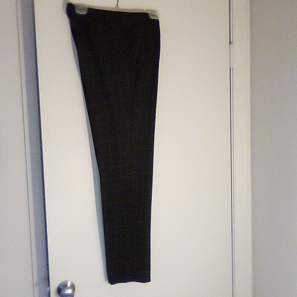 Worthington black and grey plaid pants size 14P.